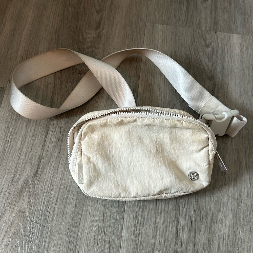Ivory Lululemon belt bag